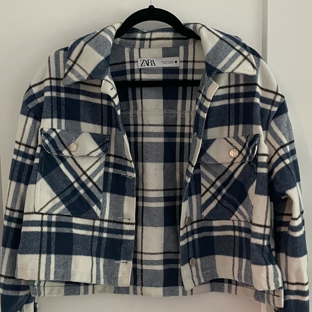 Zara medium cropped blue and white plaid jacket
